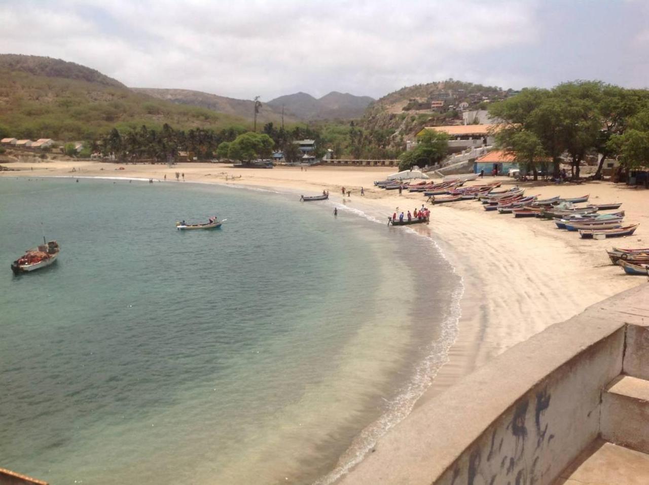 Casa Cabral : Big Apartment Next To The Beach Tarrafal  Exterior photo